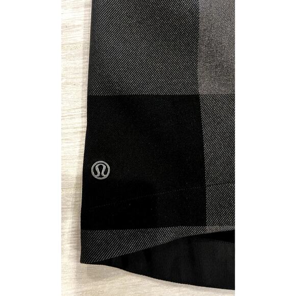 lululemon coat 8 - Picture 8 of 8